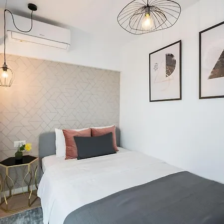 Spectacular - 4br-terrace - Piata Romana Apartment