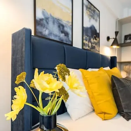 Apartment Spectacular - 4br-terrace - Piata Romana *