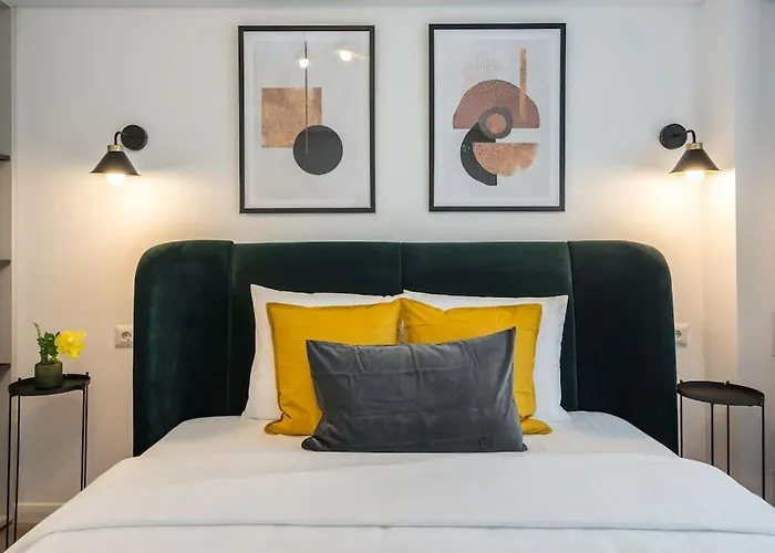 Spectacular - 4br-terrace - Piata Romana Apartman